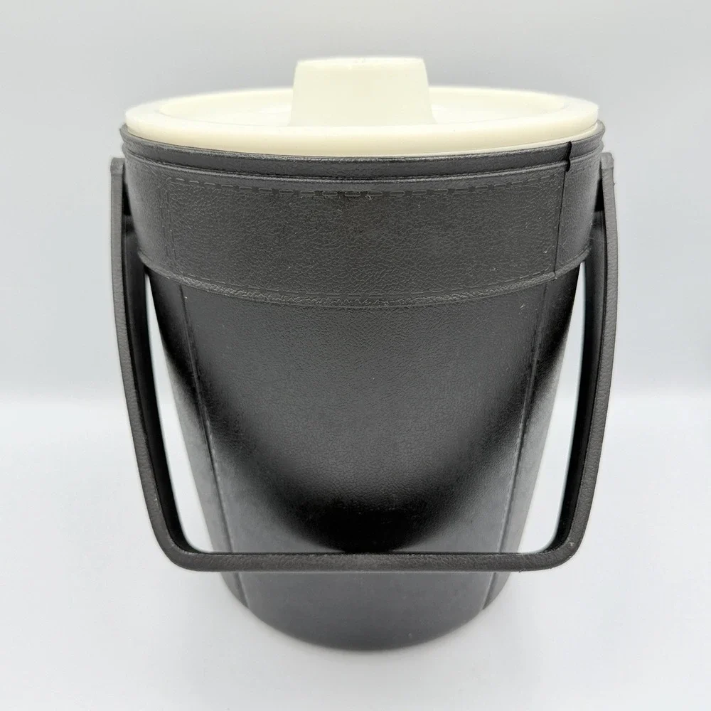 Rubbermaid vintage insulated